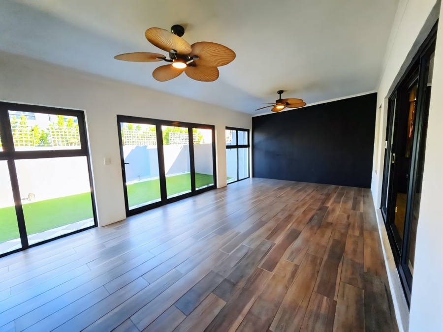 To Let 3 Bedroom Property for Rent in Sandown Western Cape